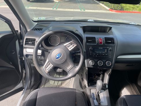 Used 2014 Subaru Forester 2.5i Premium w/ Popular Package #1 image 2