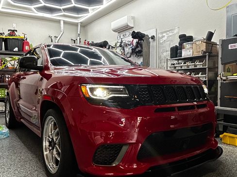 Used 2018 Jeep Grand Cherokee Trackhawk AWD/4WD image 9