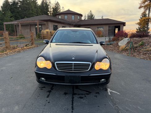 Used 2003 Mercedes-Benz C 230 Sedan image 2