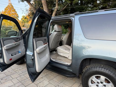 Used 2008 GMC Yukon XL SLT image 16