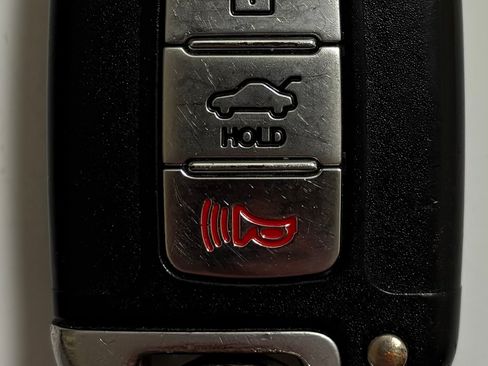 Used 2015 Hyundai Veloster w/ Option Group 03 image 16