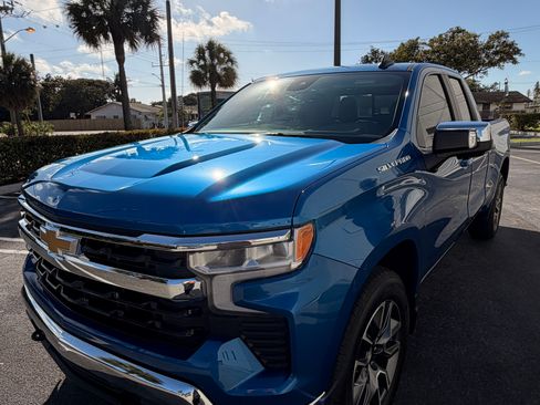 Used 2023 Chevrolet Silverado 1500 LT w/ Safety Package image 5