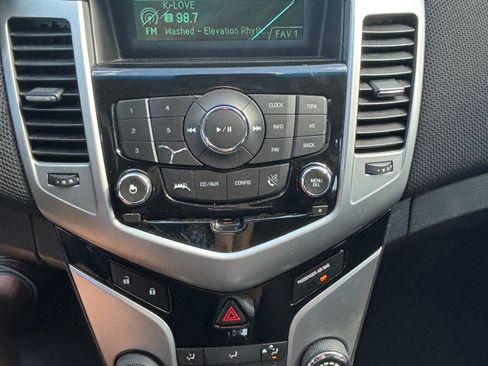 Used 2014 Chevrolet Cruze LT image 11