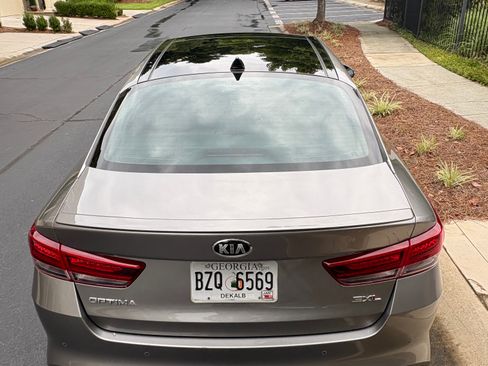 Used 2018 Kia Optima SX w/ Technology Package FWD image 6