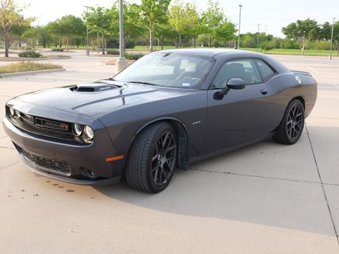 Used 2016 Dodge Challenger R/T Plus image 4