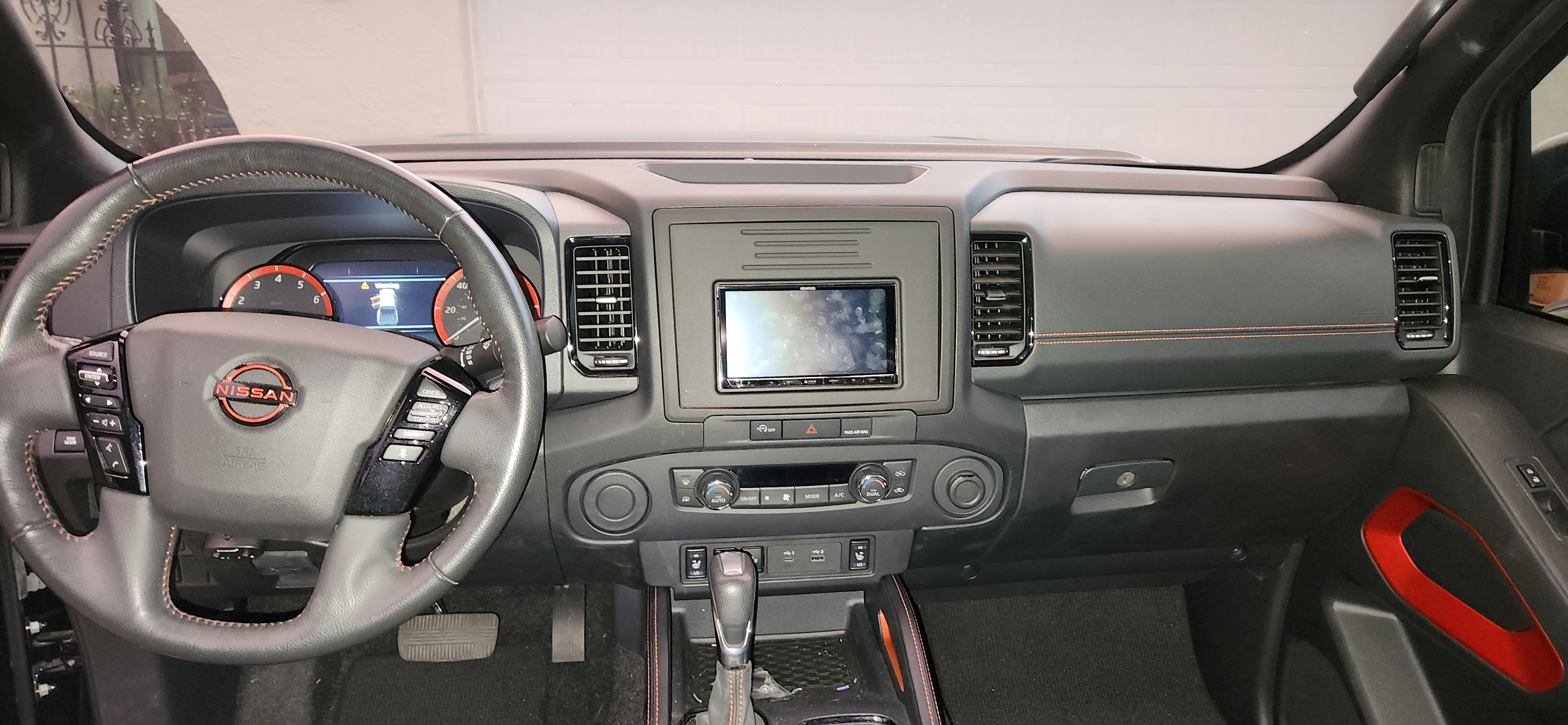 Used 2023 Nissan Frontier Pro-X w/ Pro Convenience Package RWD image 10