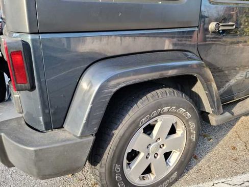 Used 2008 Jeep Wrangler Unlimited Sahara w/ Dual Top Group image 17