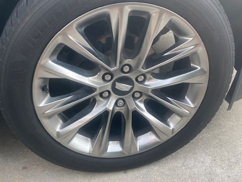 Used 2020 Cadillac Escalade Luxury w/ Escalade Sport Edition image 26