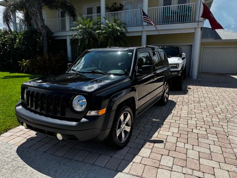 Used 2016 Jeep Patriot High Altitude FWD image 12