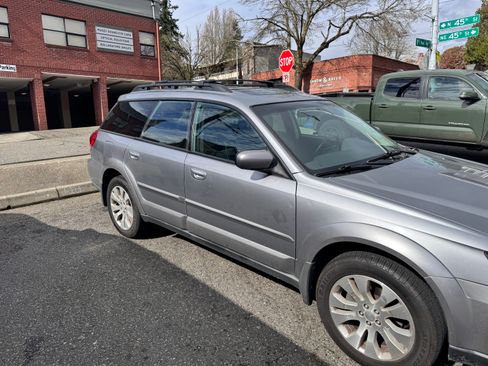 Used 2009 Subaru Outback 2.5i Limited image 8