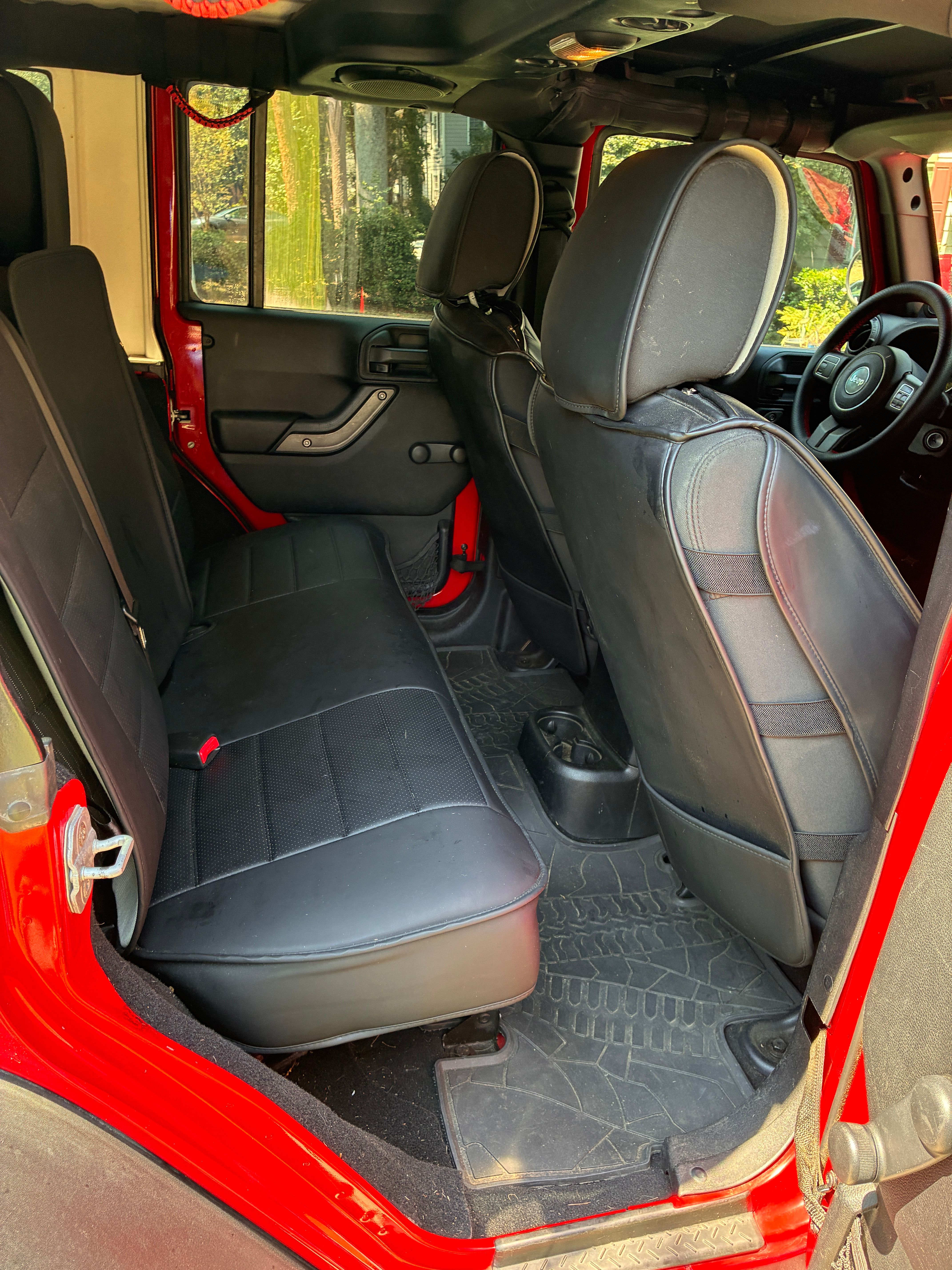 Used 2012 Jeep Wrangler Unlimited Sport AWD/4WD image 15
