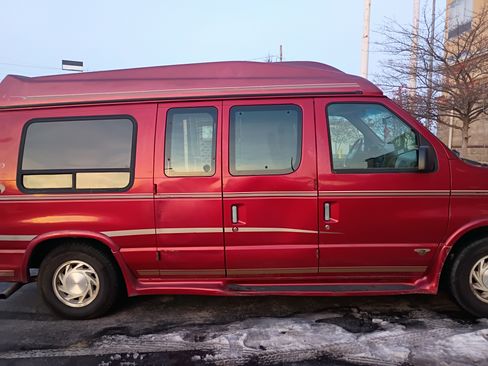 Used 1999 Ford E-150 and Econoline 150 image 1