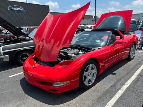 Used 1997 Chevrolet Corvette Coupe w/ Performance Handling Pkg image 15