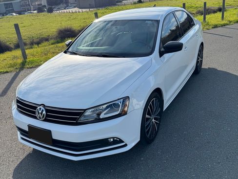 Used 2016 Volkswagen Jetta Sport w/ Lighting Package image 1