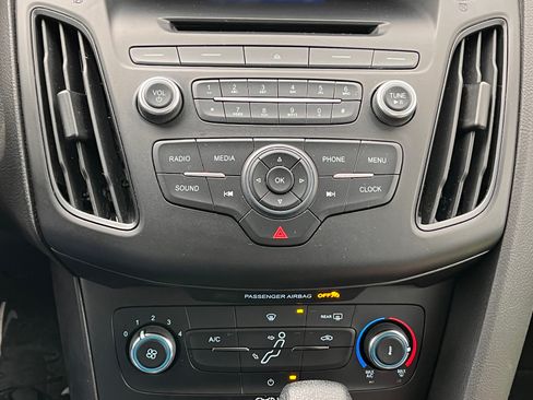 Used 2017 Ford Focus S image 10
