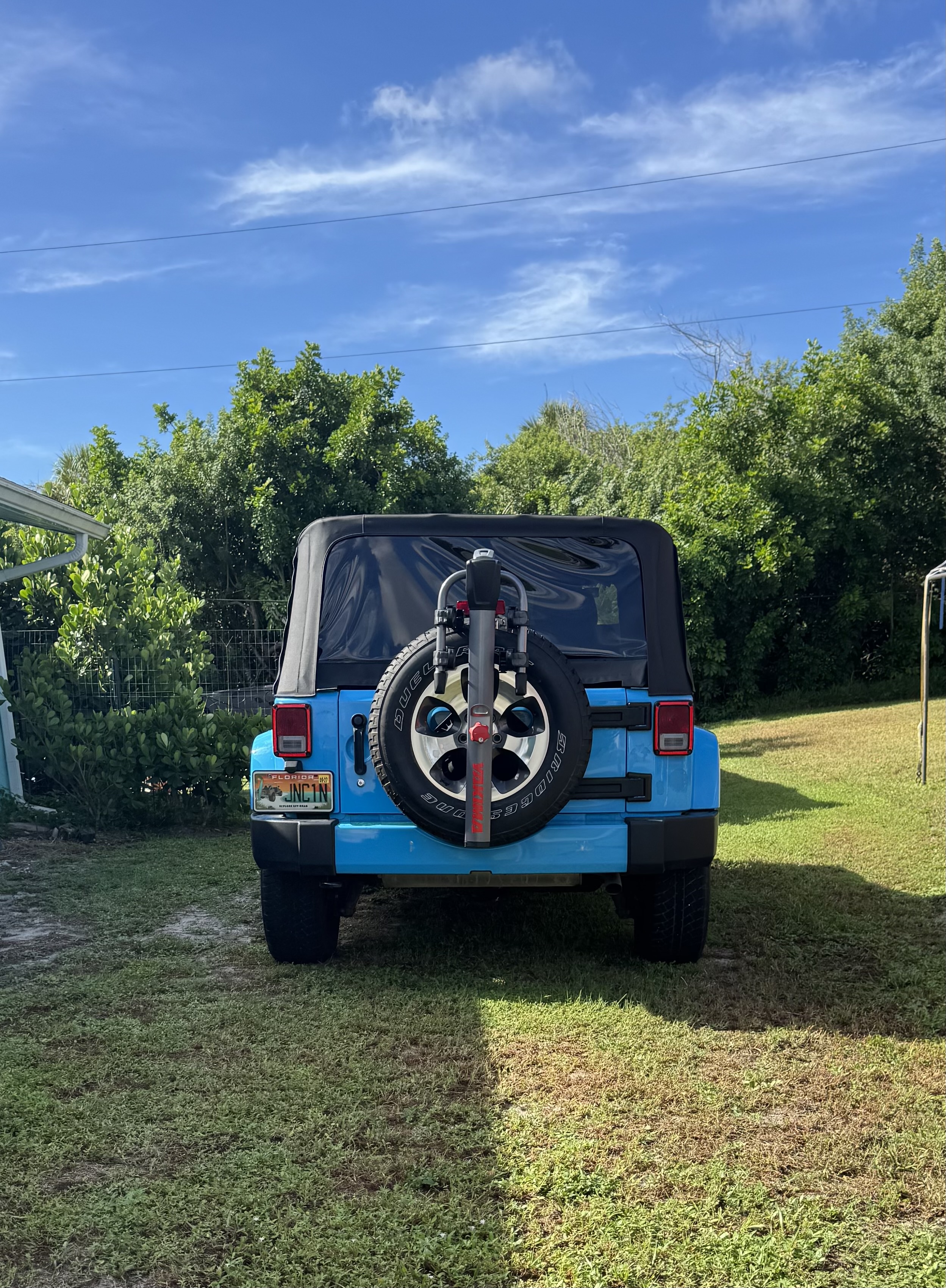 Used 2017 Jeep Wrangler Sahara w/ Connectivity Group AWD/4WD image 20