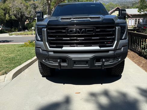 Used 2025 GMC Sierra 2500 AT4X w/ AT4X AEV Edition image 1