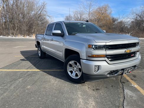 Used 2018 Chevrolet Silverado 1500 LT w/ All Star Edition image 2
