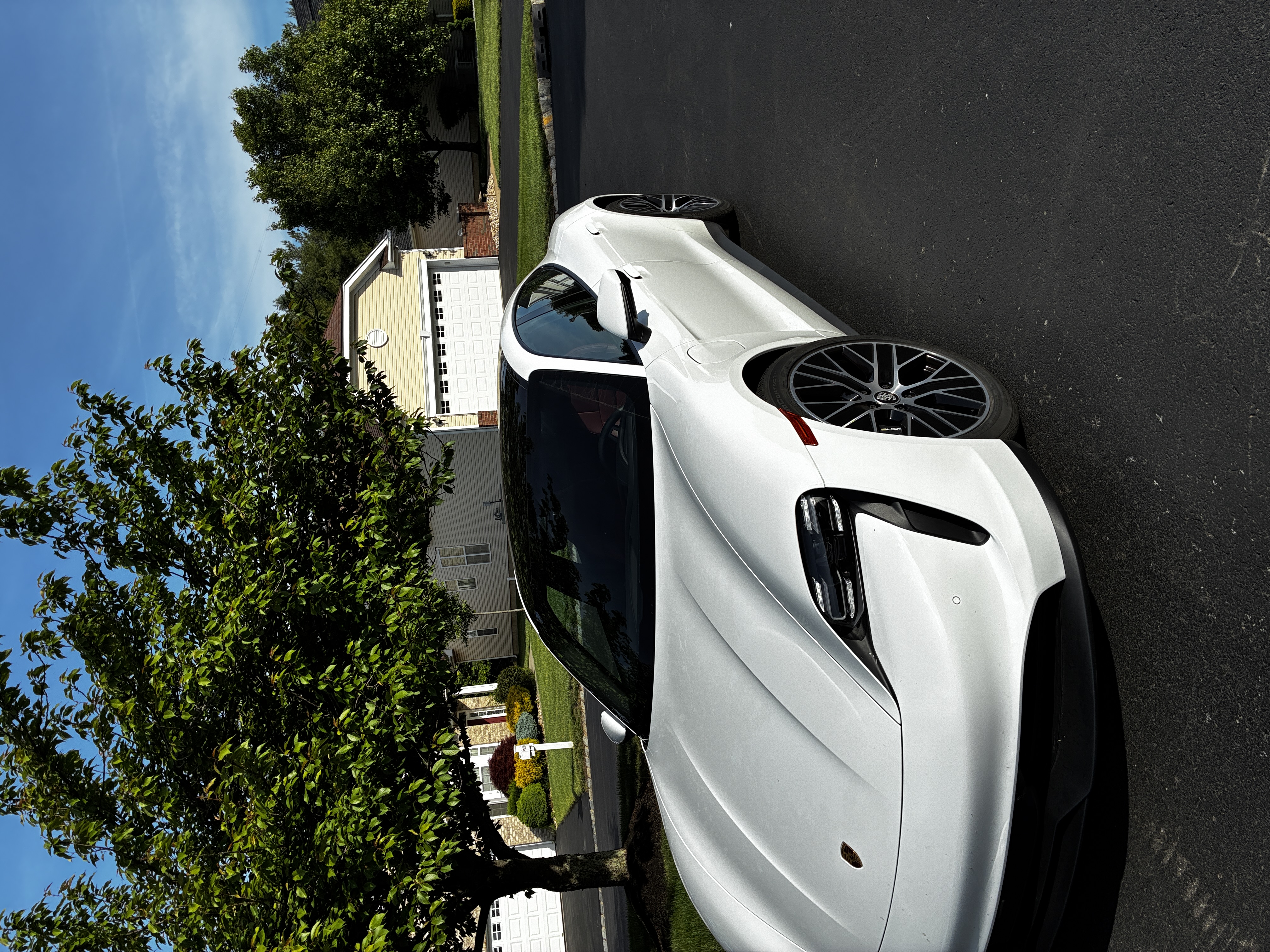 Used 2024 Porsche Taycan RWD image 4