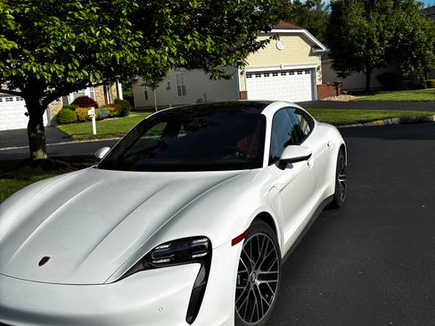Used 2024 Porsche Taycan RWD image 4
