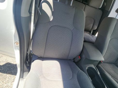 Used 2017 Nissan Frontier SV w/ SV Value Truck Package AWD/4WD image 11