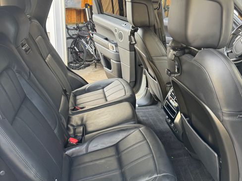 Used 2020 Land Rover Range Rover Sport HSE image 12