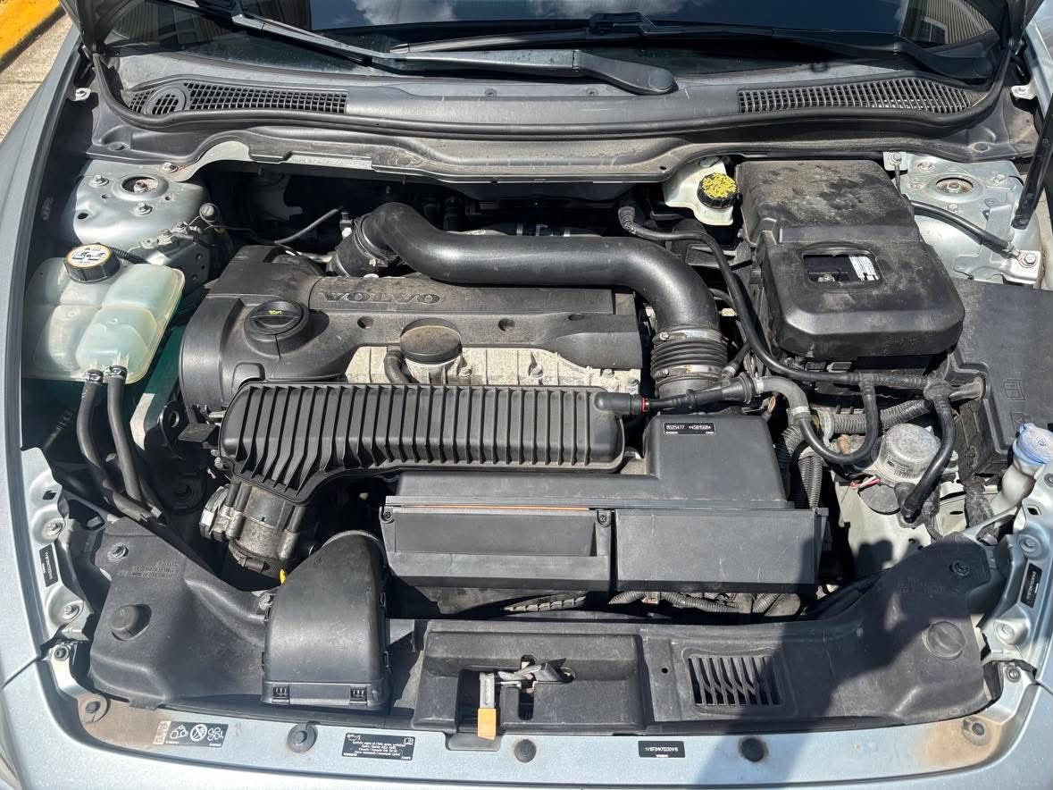 Used 2013 Volvo C30 FWD image 6