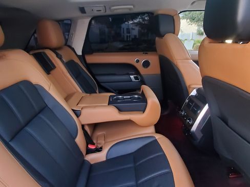 Used 2018 Land Rover Range Rover Sport HSE Dynamic image 18