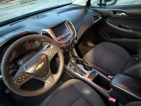 Used 2018 Chevrolet Cruze LT w/ LT Fleet Convenience Package image 18