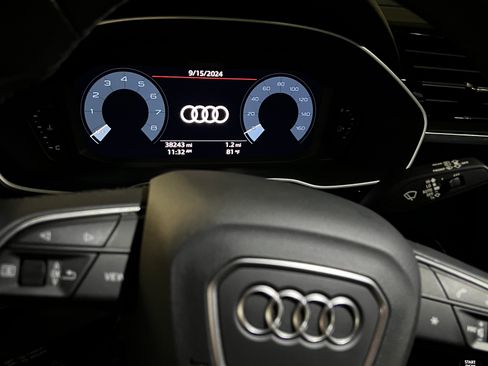 Used 2021 Audi Q3 2.0T Premium w/ Convenience Package AWD/4WD image 11