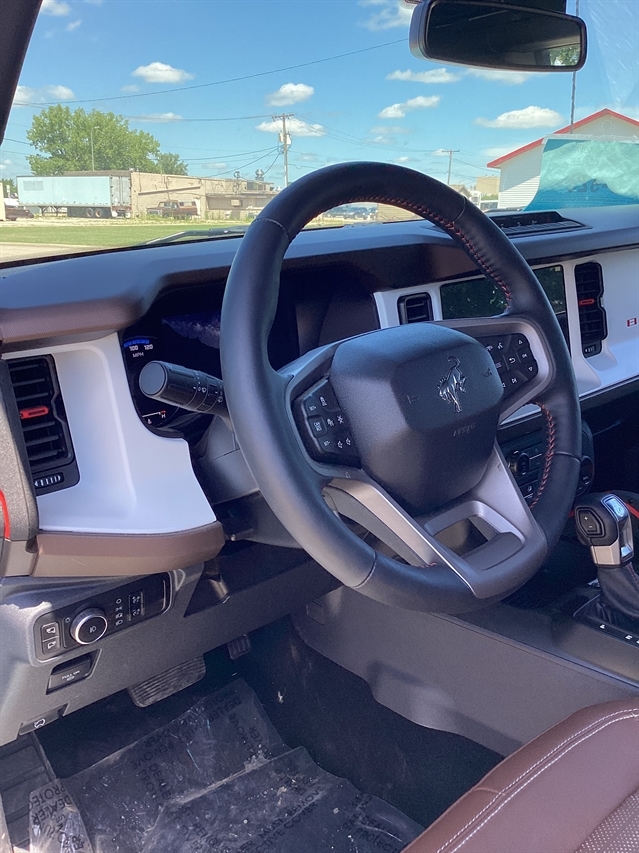 Used 2024 Ford Bronco Heritage Edition AWD/4WD image 10