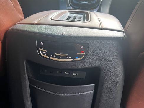 Used 2017 Cadillac Escalade ESV Luxury image 11