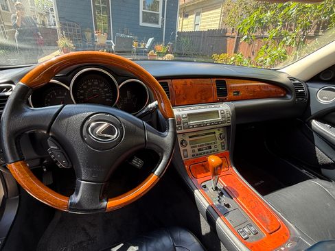 Used 2002 Lexus SC 430 Convertible image 17