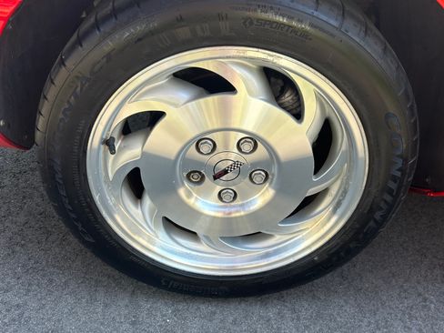 Used 1994 Chevrolet Corvette Convertible RWD image 14