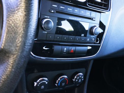 Used 2014 Chrysler 200 LX image 12