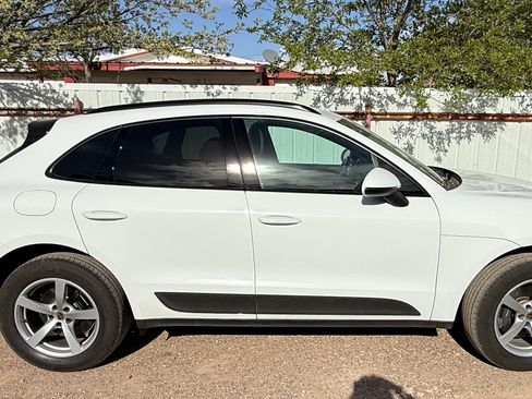 Used 2017 Porsche Macan AWD/4WD image 1