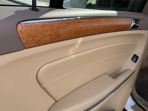 Used 2010 Mercedes-Benz GL 550 GL 550 Sport Utility 4D image 28