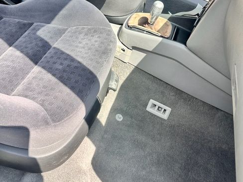 Used 2004 Volkswagen GTI VR6 FWD image 19