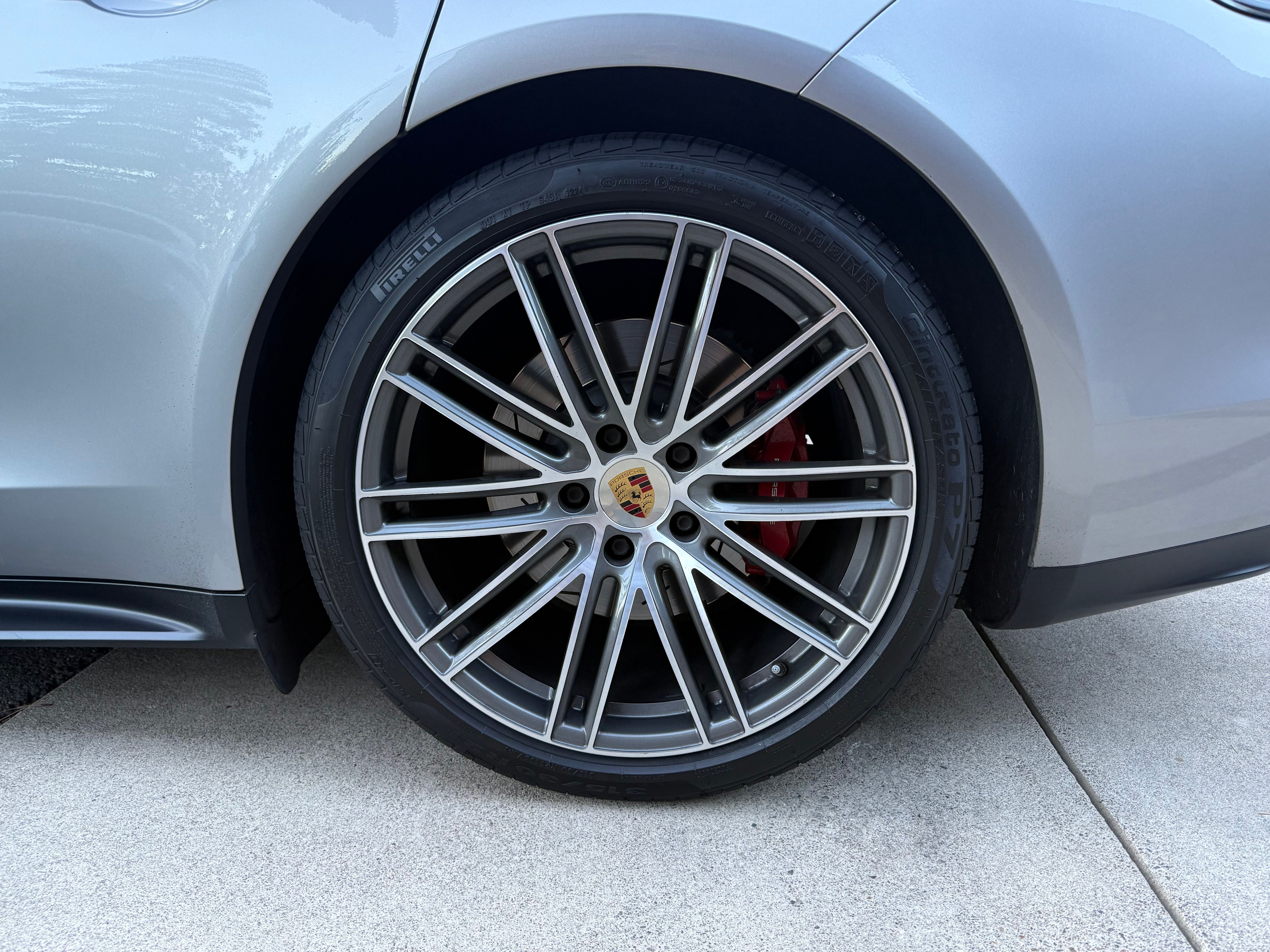 Used 2019 Porsche Panamera GTS AWD/4WD image 14