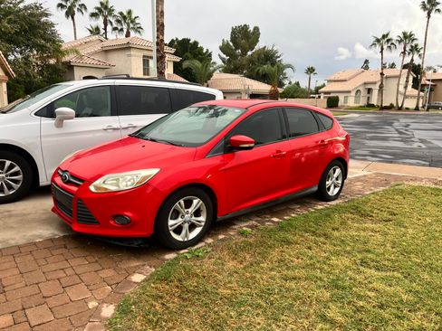 Used 2013 Ford Focus SE image 1