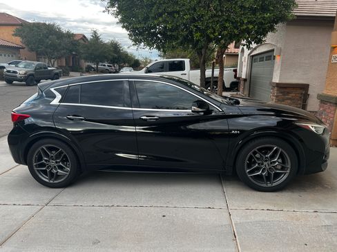 Used 2017 INFINITI QX30 Sport w/ Sport Leather Package image 6