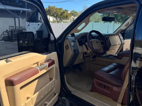 Used 2012 Ford F250 King Ranch w/ King Ranch w/Chrome Pkg image 10