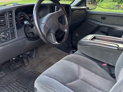 Used 2003 Chevrolet Silverado 2500 LS w/ Skid Plate Package image 4