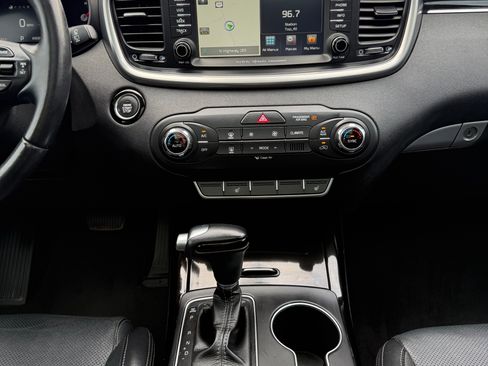 Used 2016 Kia Sorento SX image 25