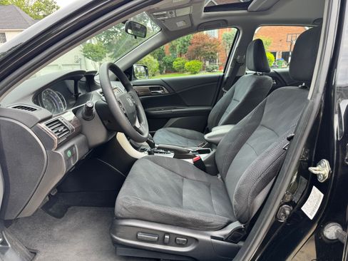 Used 2016 Honda Accord EX image 16
