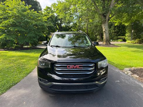 Used 2017 GMC Acadia SLT AWD/4WD image 1