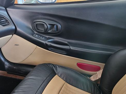 Used 1999 Chevrolet Corvette Coupe w/ Memory Pkg image 16