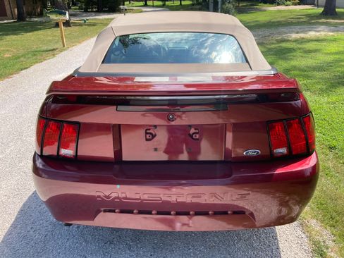 Used 2004 Ford Mustang Premium RWD image 9