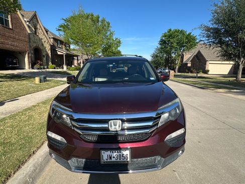 Used 2017 Honda Pilot Touring image 2