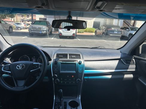 Used 2015 Toyota Camry SE FWD image 9